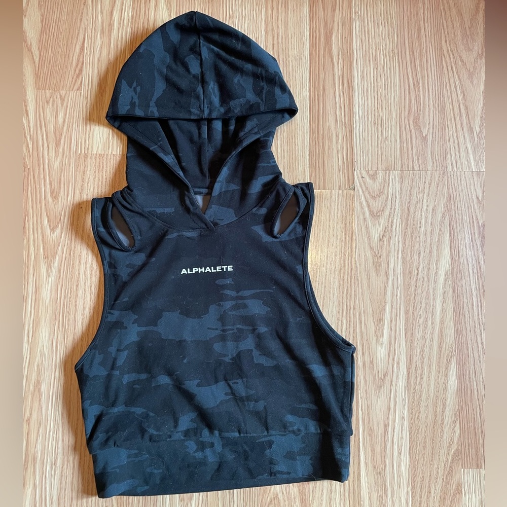 Alphalete cropped hoodie